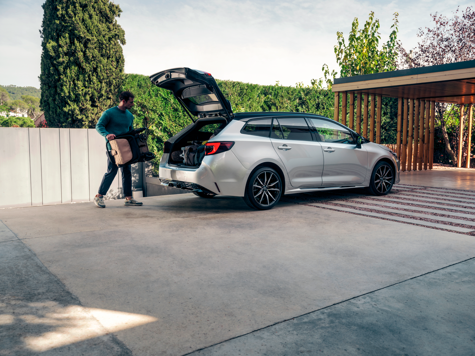 Toyota Corolla Touring Sport break familial (coffre ouvert) - en vente au Garage du Saugy